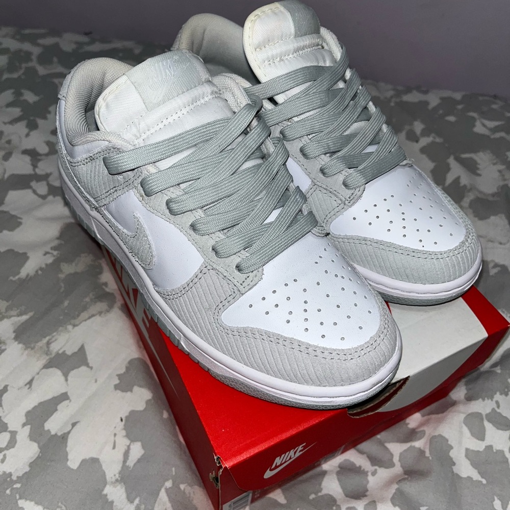 Nike Men's White and Gray Sneakers